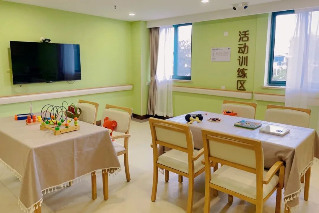 0921_101445_635.jpg 0921_101445_635.jpg