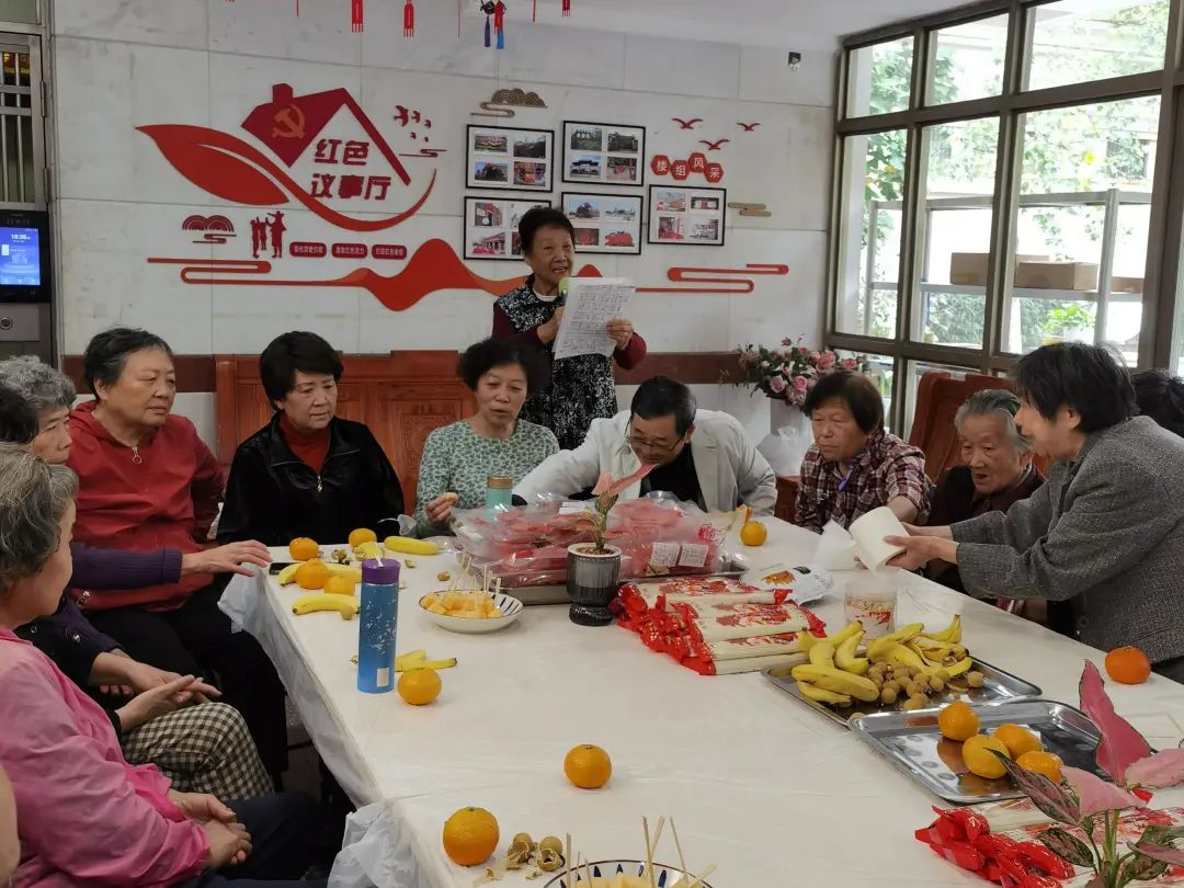 1027_121249_428.jpg 1027_121249_428.jpg