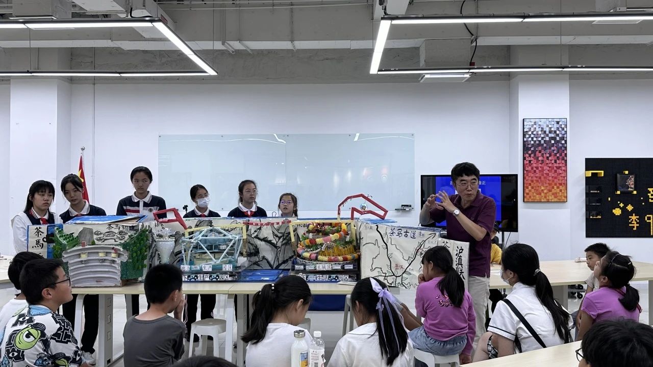 1030_125103_425.jpg 1030_125103_425.jpg