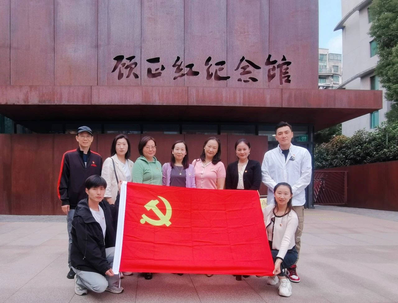 1030_155544_816.jpg 1030_155544_816.jpg