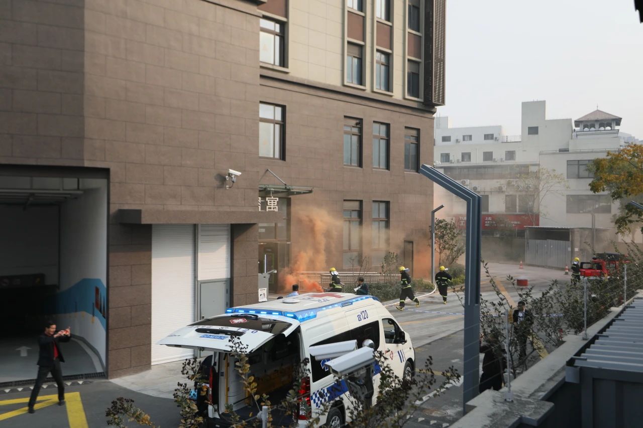 1128_130512_126.jpg 1128_130512_126.jpg