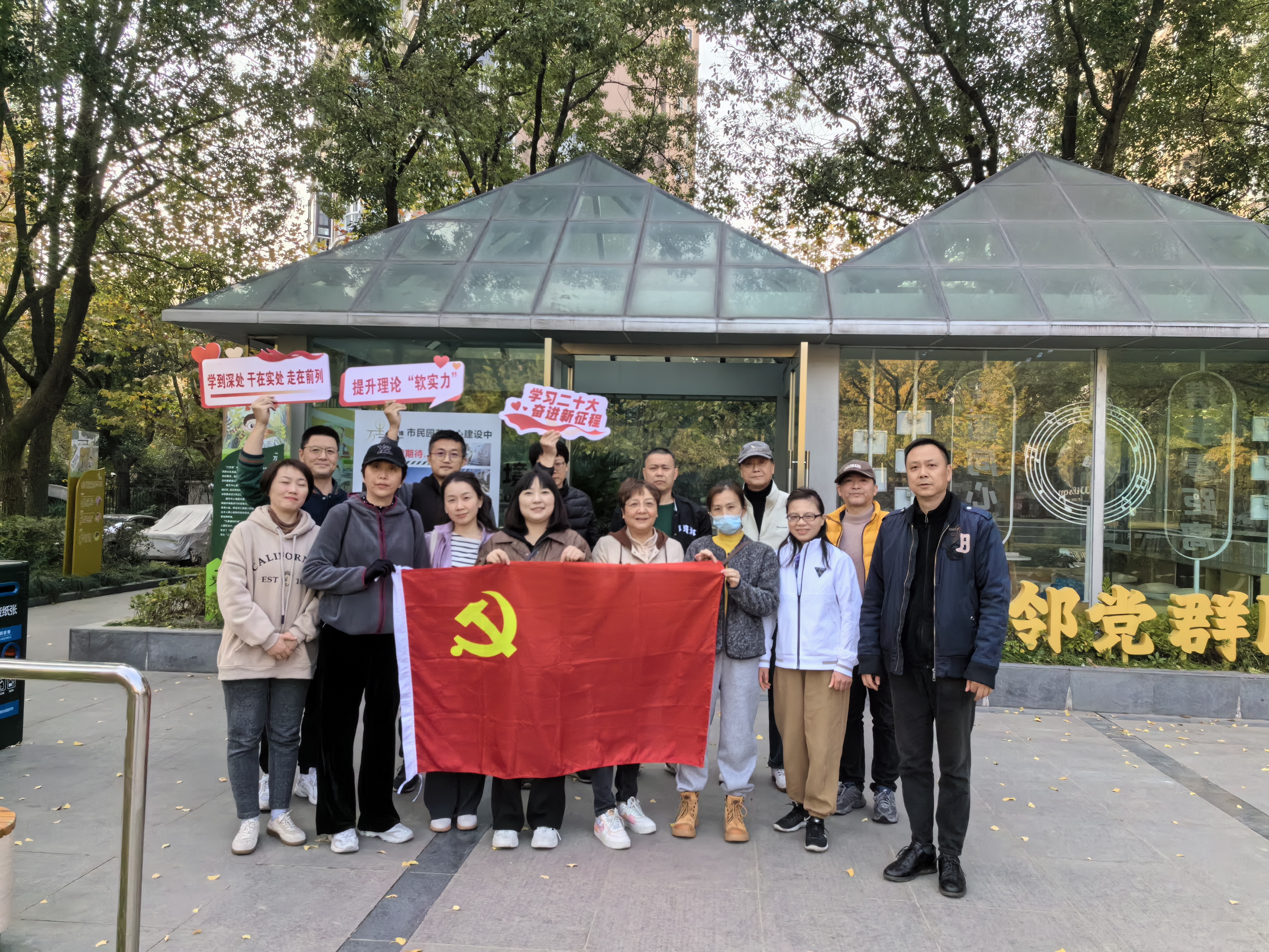 1208_125830_921.jpg 1208_125830_921.jpg