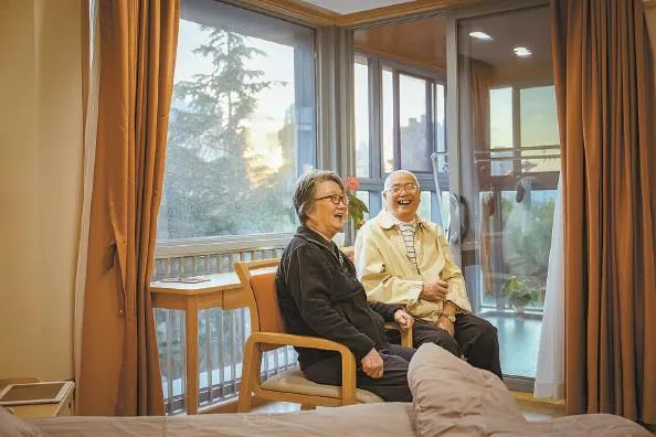 1222_143726_387.jpg 1222_143726_387.jpg