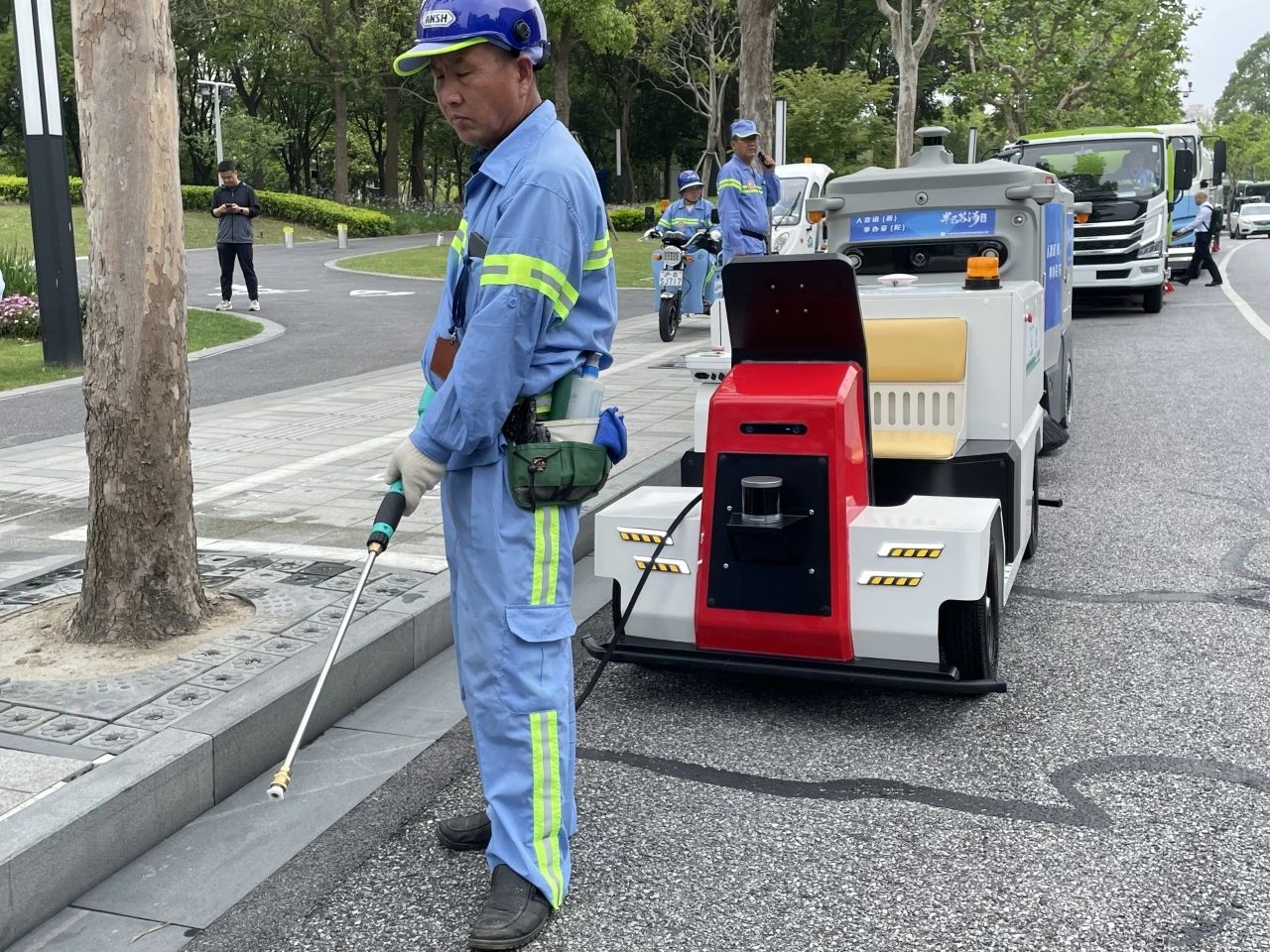 0824_095449_984.jpg 0824_095449_984.jpg