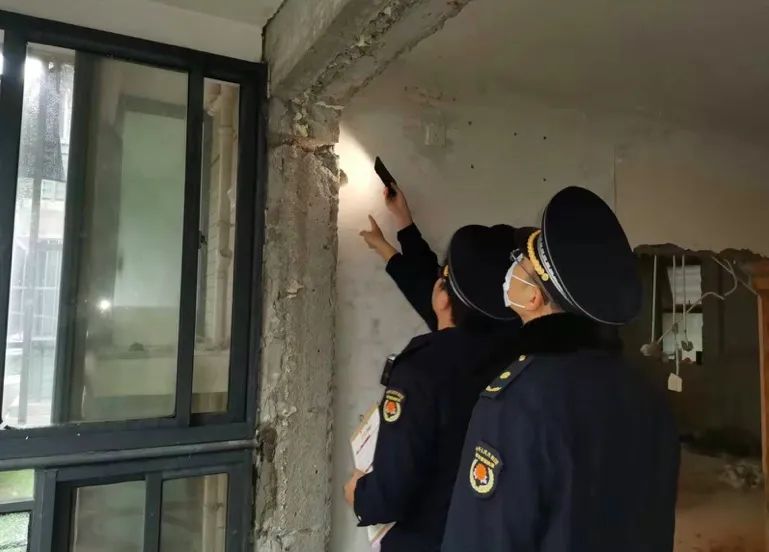 0911_152155_265.jpg 0911_152155_265.jpg