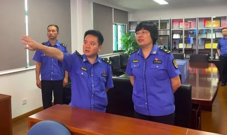 0911_152127_219.jpg 0911_152127_219.jpg