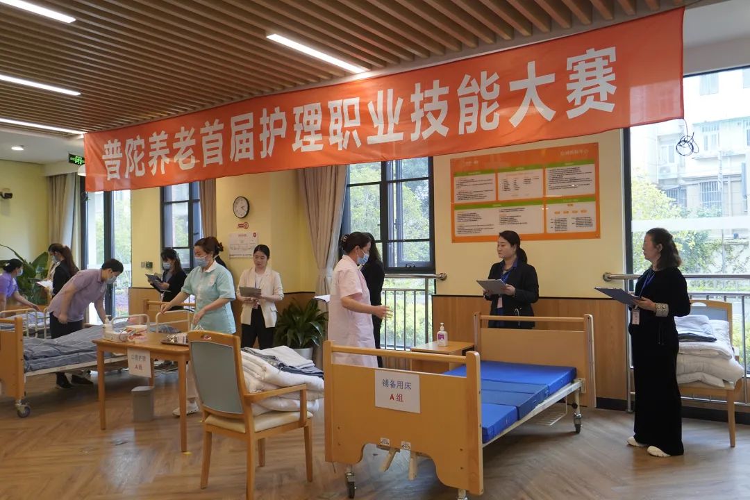 1009_152239_437.jpg 1009_152239_437.jpg