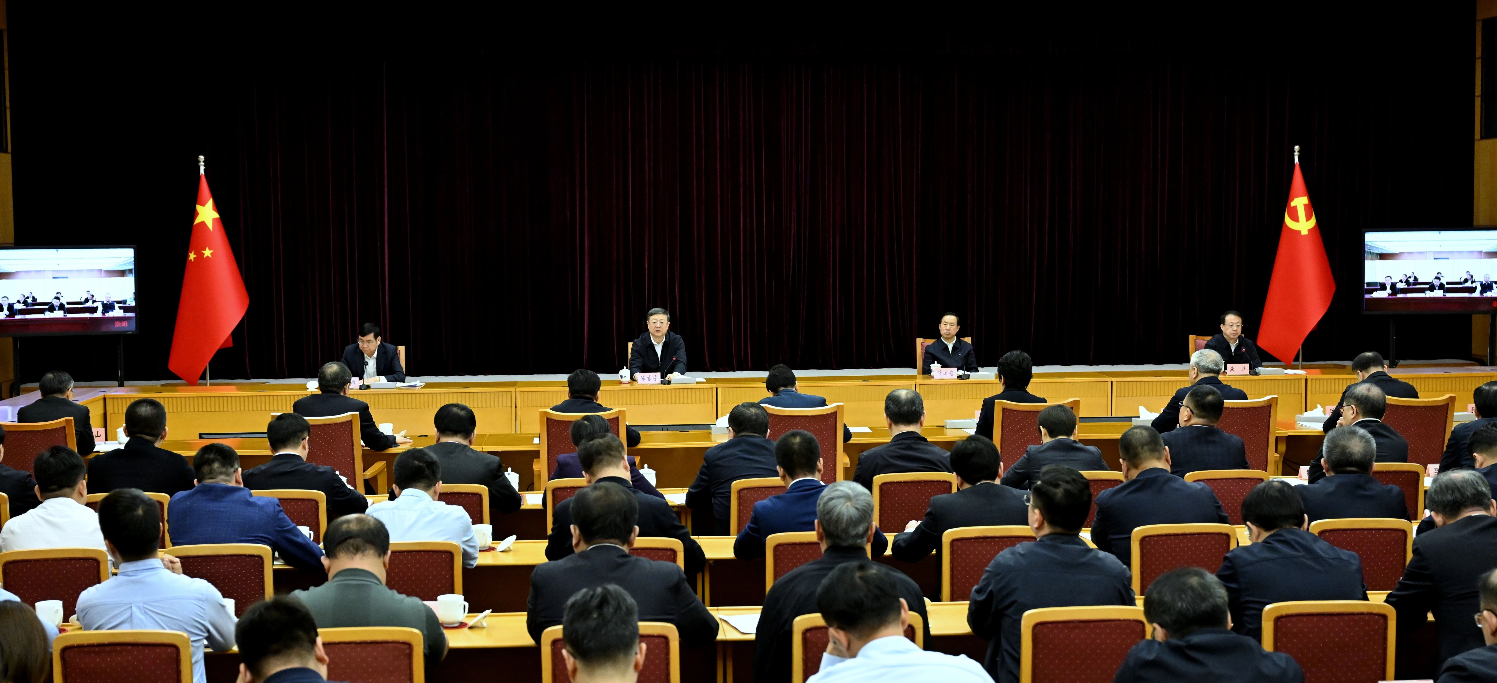 0510_153353_952.jpg 0510_153353_952.jpg