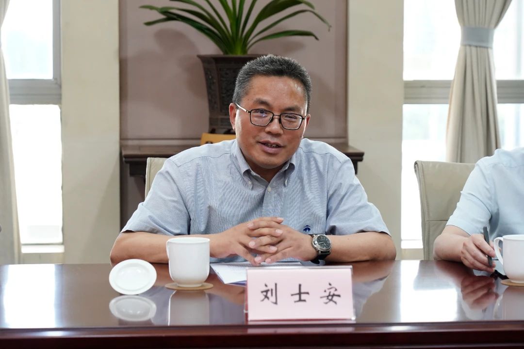 0825_085543_929.jpg 0825_085543_929.jpg