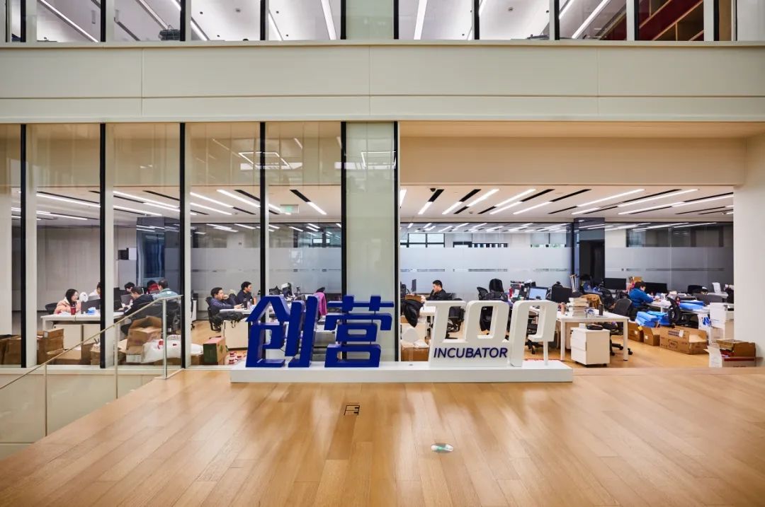 1211_141702_380.jpg 1211_141702_380.jpg