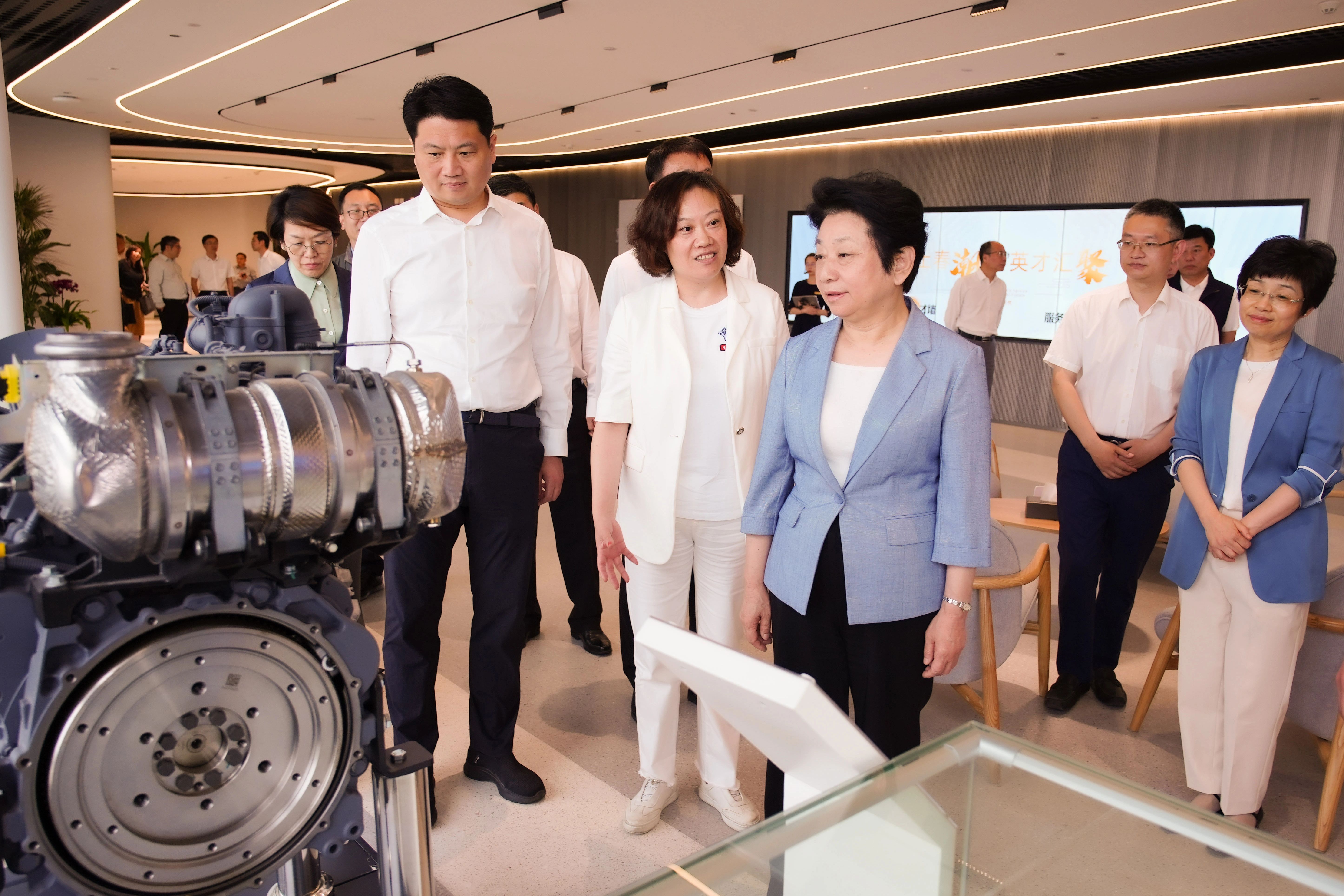 0606_131147_405.jpg 0606_131147_405.jpg