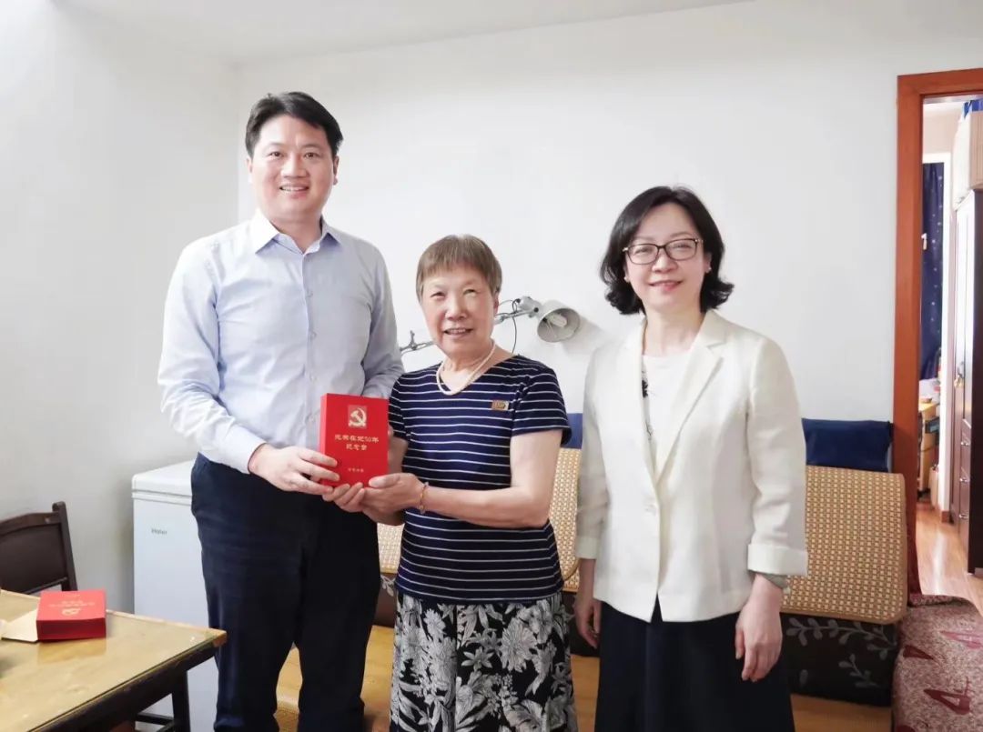 0701_145042_153.jpg 0701_145042_153.jpg