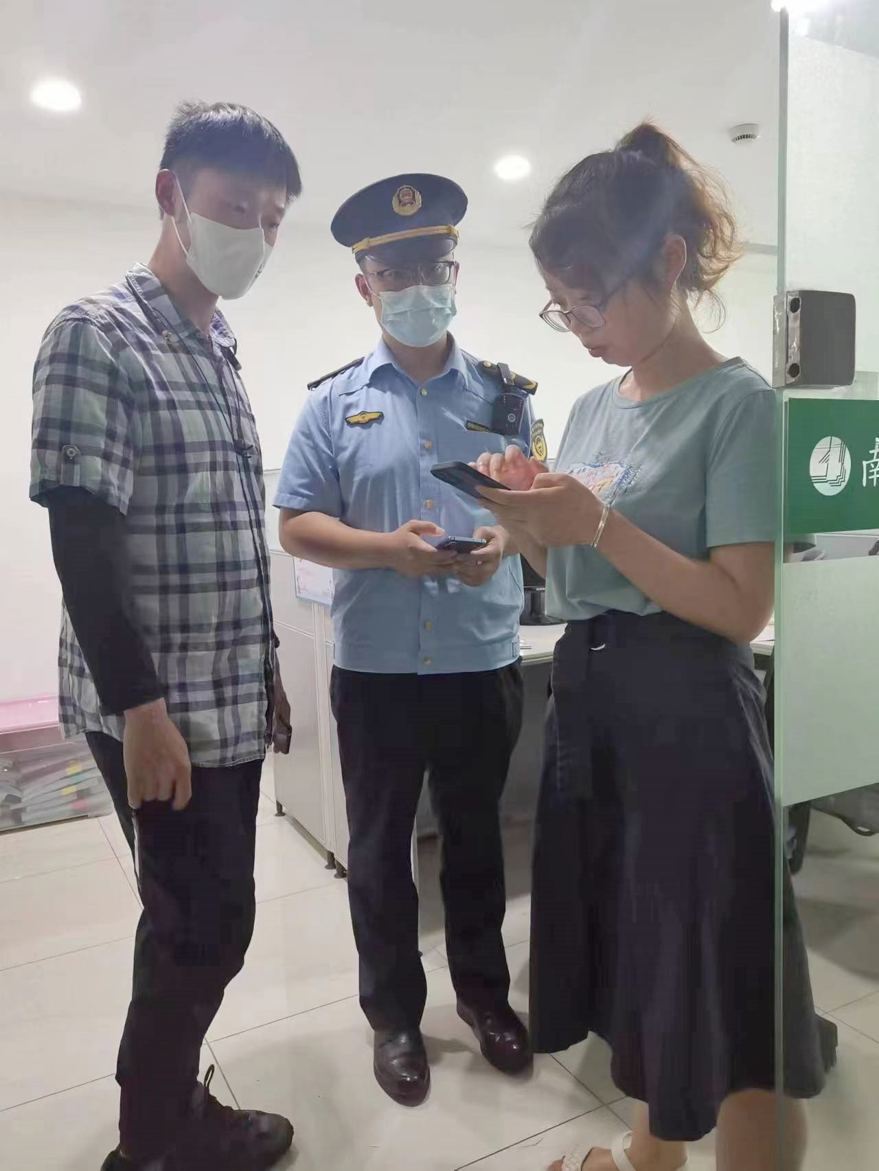 0616_101222_112.jpg 0616_101222_112.jpg