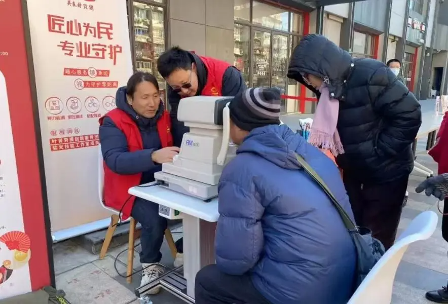 党建引领聚合力，暖“新”服务促融合