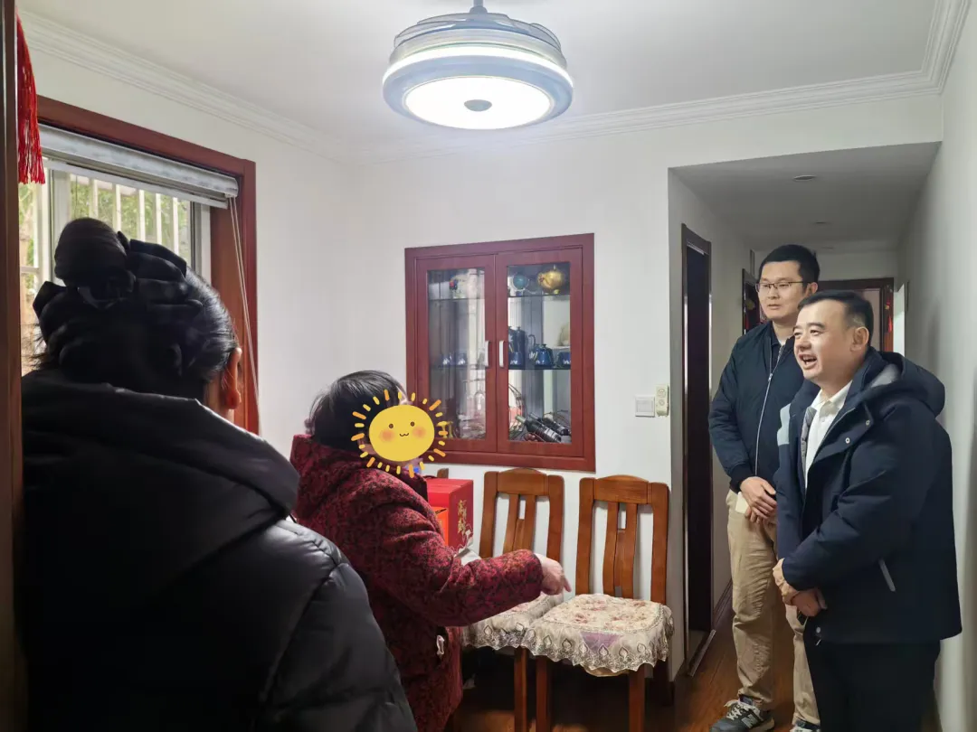 党建引领聚微光，绘就街区红色服务风景线