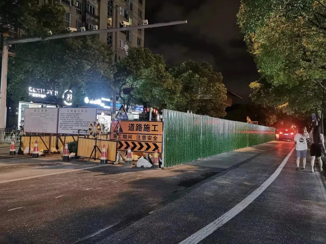 0810_145705_352.jpg 0810_145705_352.jpg