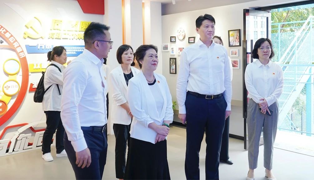 1008_082249_893.jpg 1008_082249_893.jpg