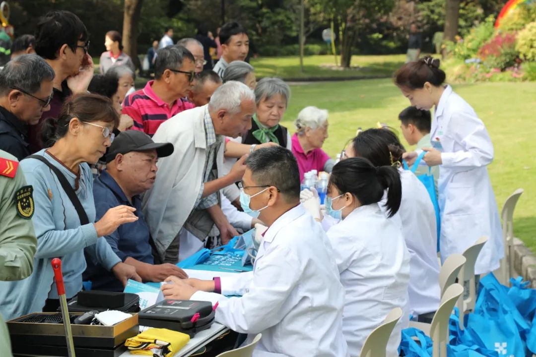 1106_125248_683.jpg 1106_125248_683.jpg