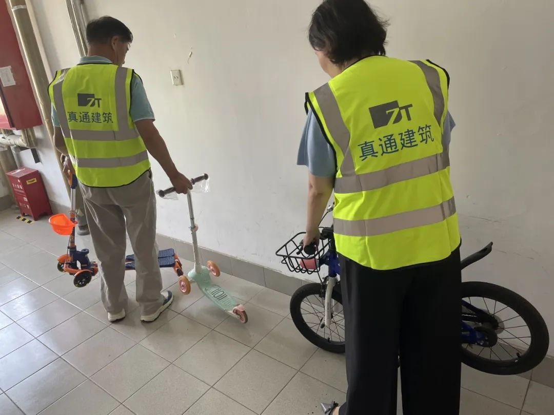 1106_125140_570.jpg 1106_125140_570.jpg