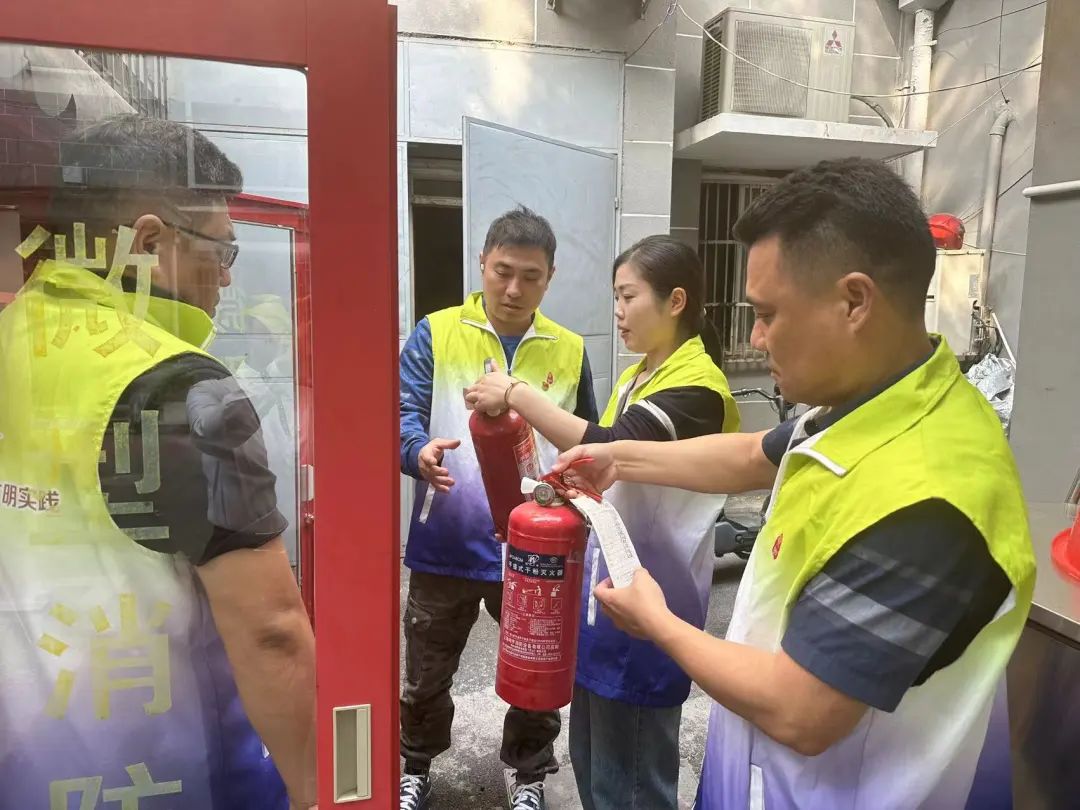 1106_125201_233.jpg 1106_125201_233.jpg