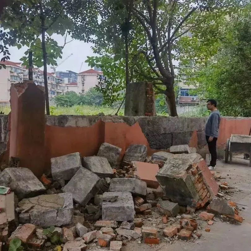 1207_152221_331.jpg 1207_152221_331.jpg