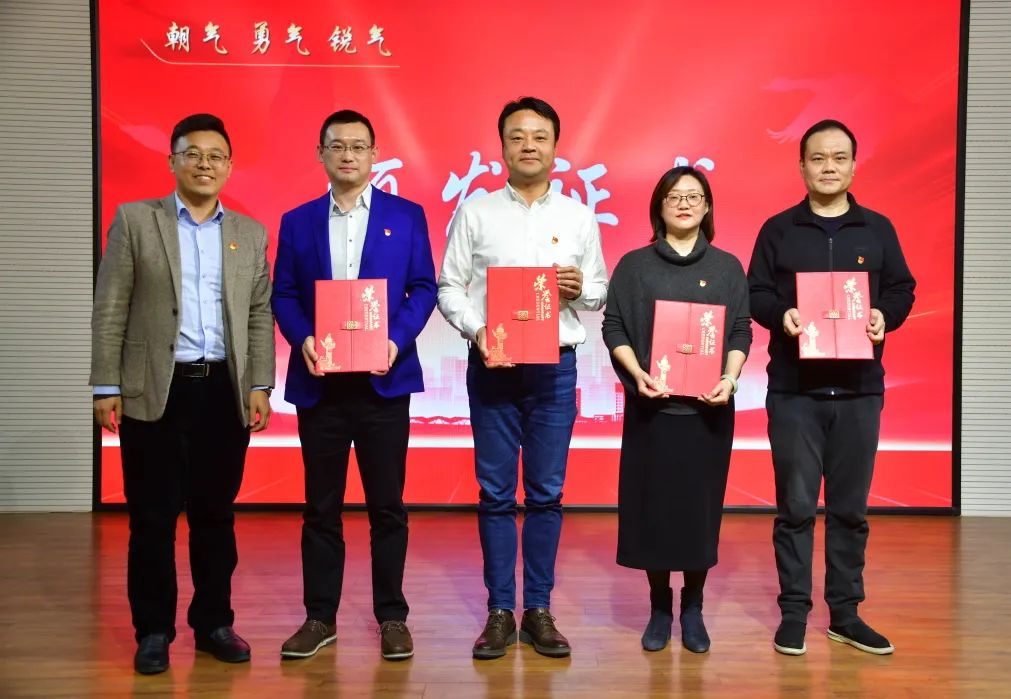 1211_101114_732.jpg 1211_101114_732.jpg