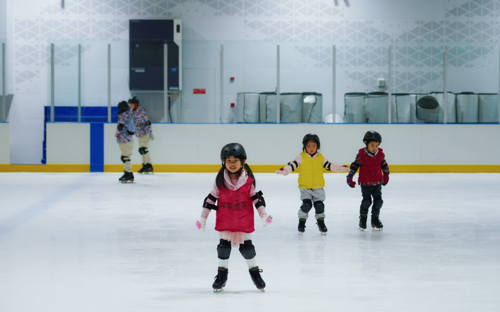 亚冬会引燃“冰雪热”，普陀冰雪经济拉动新年消费热潮